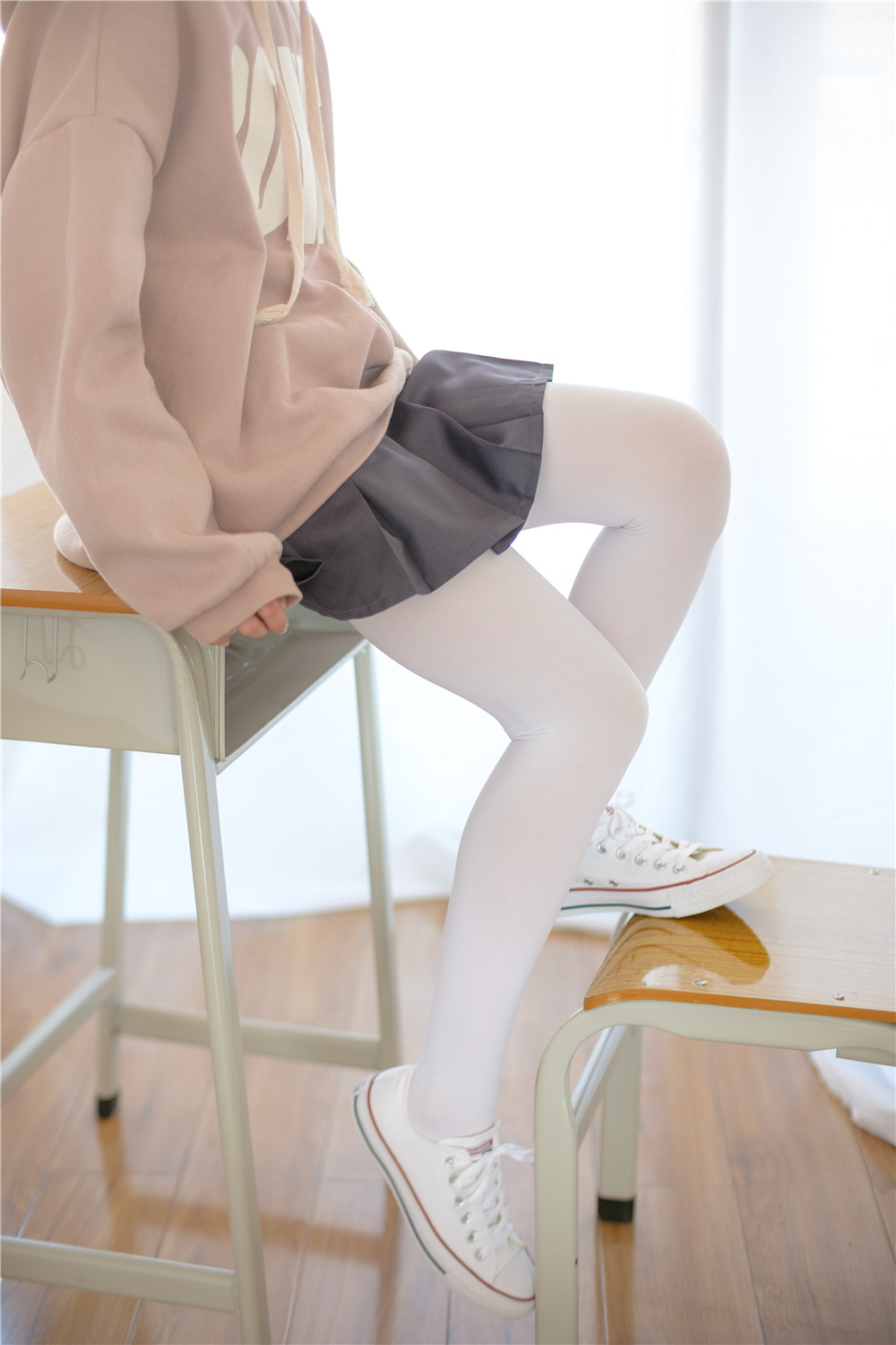 森萝财团 X-002 [105P1V]-咪咪大车灯