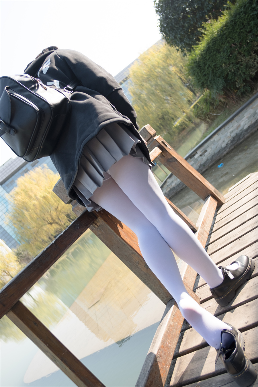 森萝财团 – [BETA-012] [63P]-咪咪大车灯