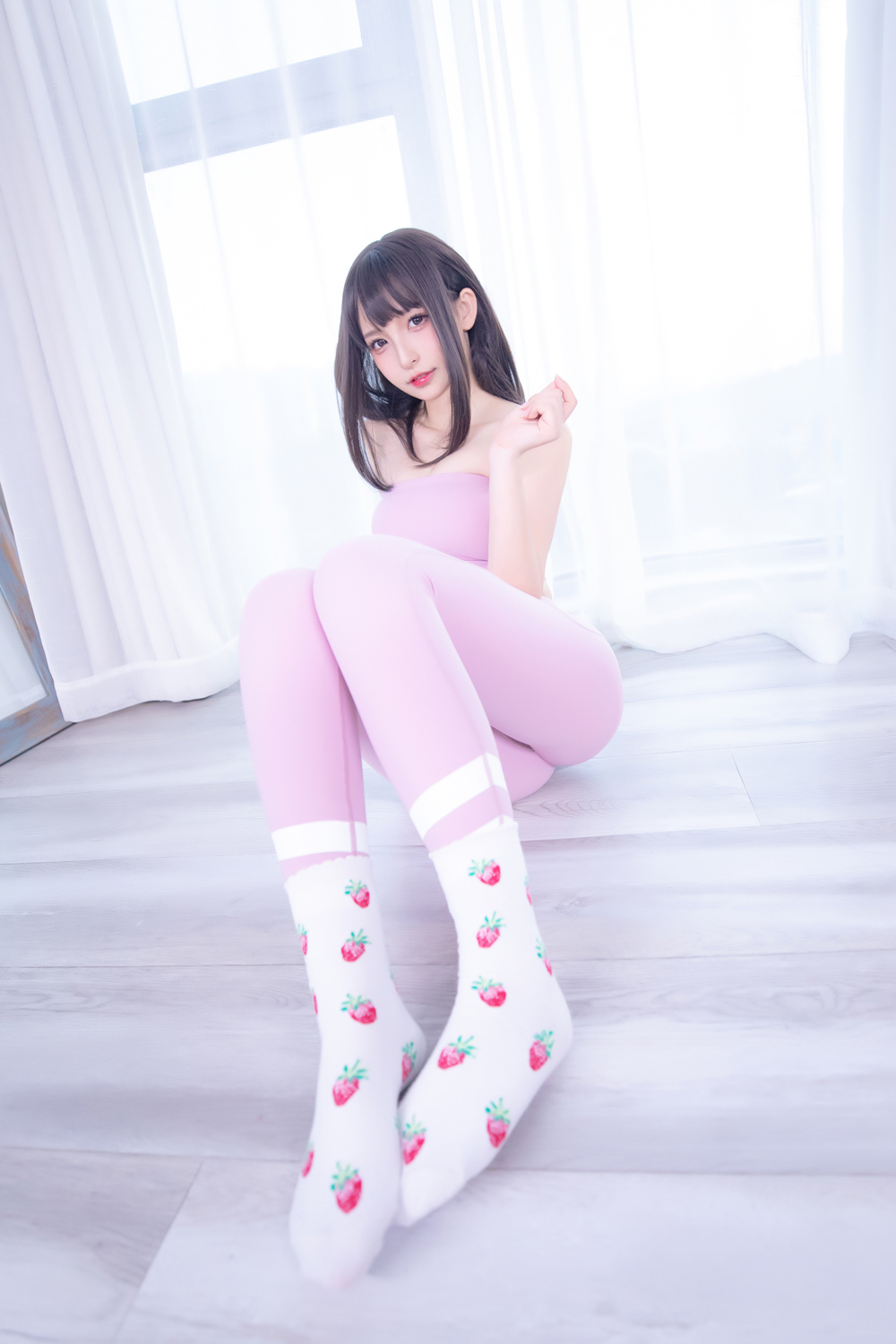 神楽坂真冬 – 草莓蜜桃 [75P143M]-咪咪大车灯
