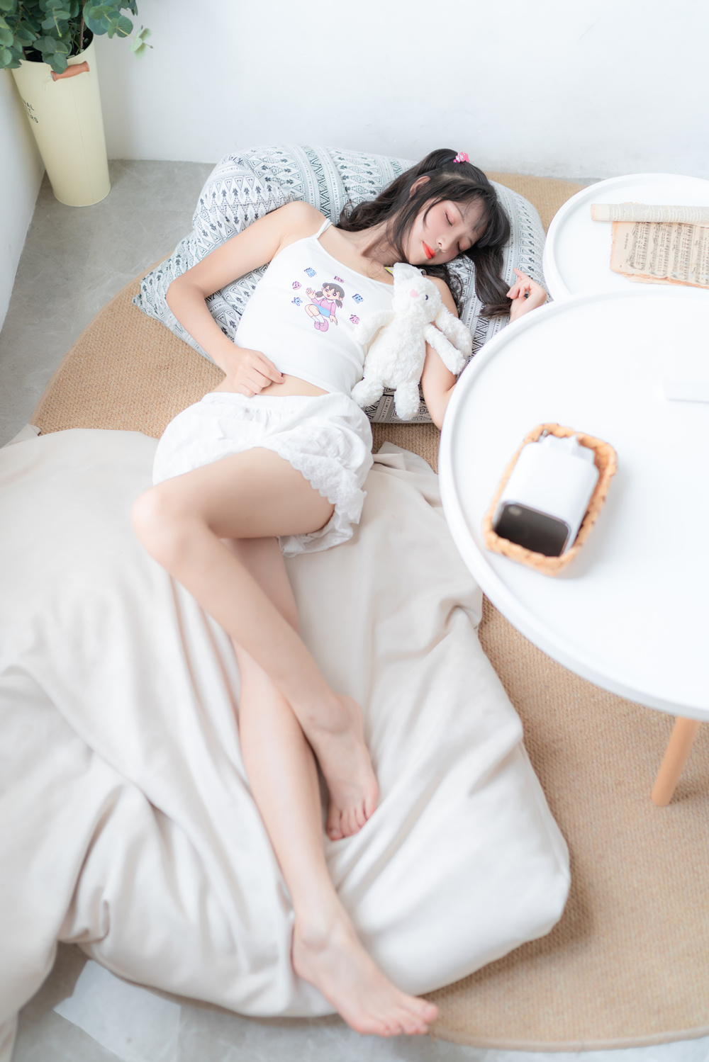 西瓜少女 VOL.032 居家纯白少女［32P199M］-咪咪大车灯