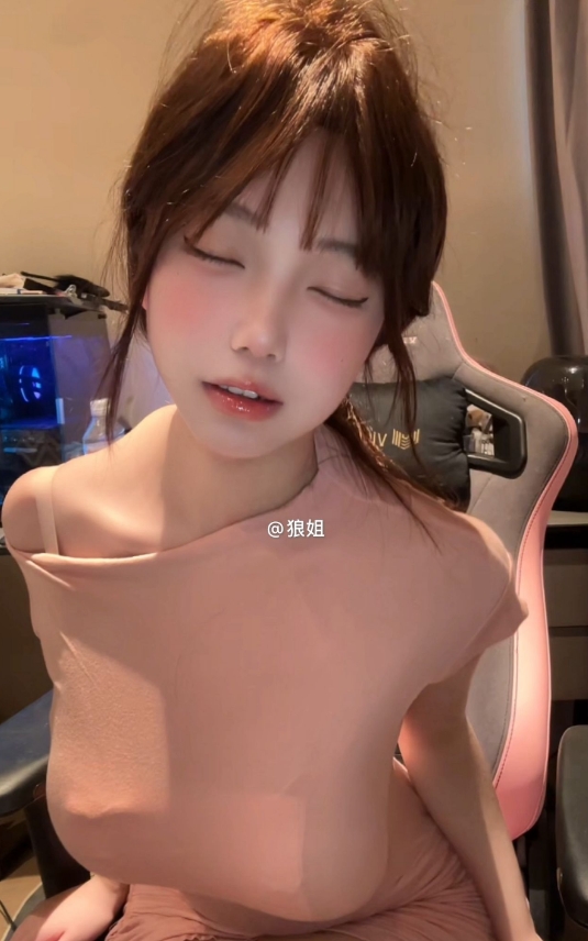 抖音 狼狼喵 微密圈  NO.001期 【25P4V】最新至：2024.9.21-咪咪大车灯