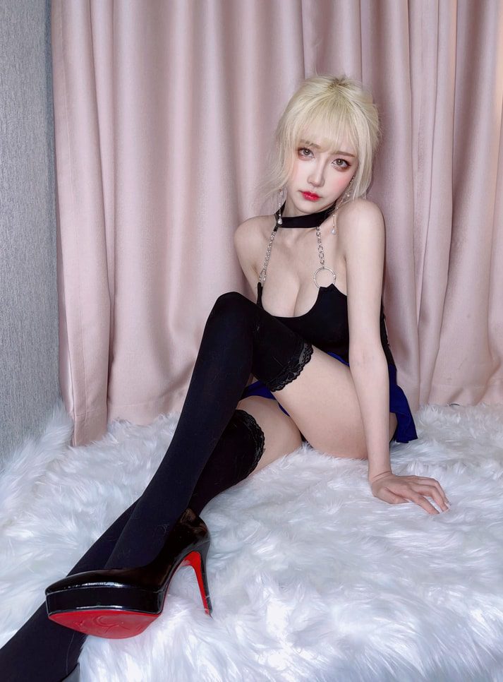 啾小妍 – 金发芭比[40P-113MB]-秀人网