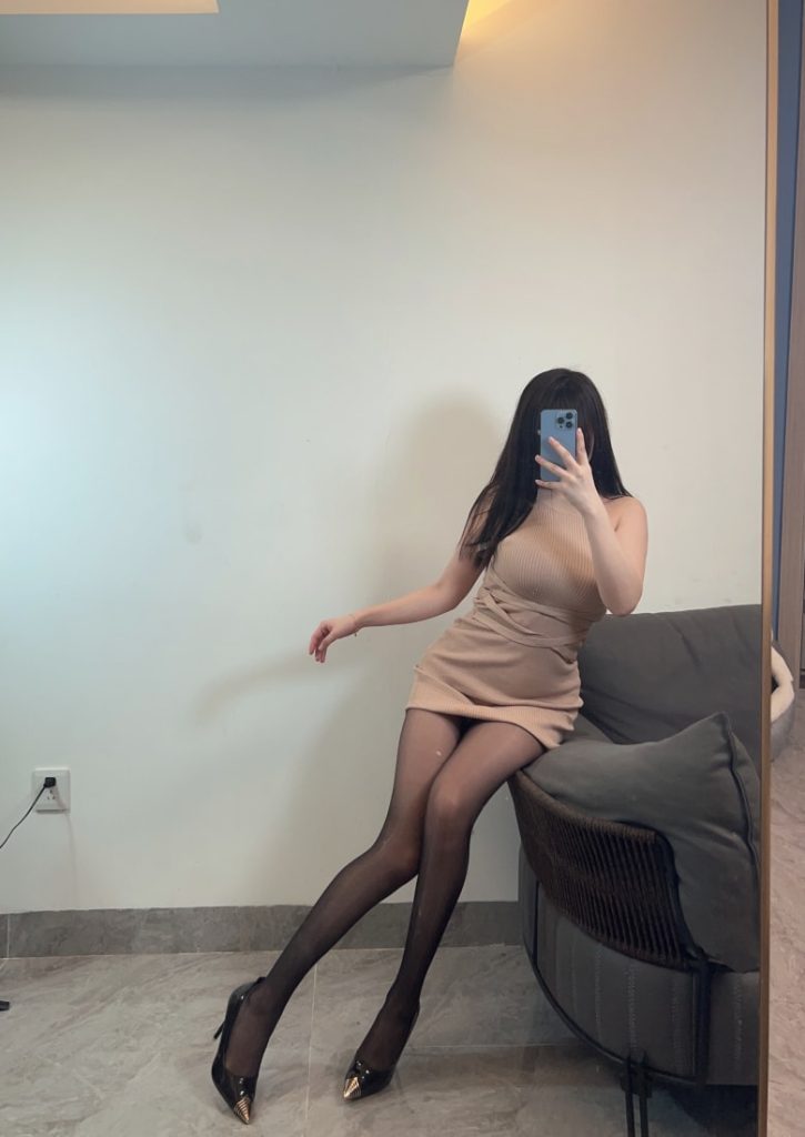 Tina很妖孽呀 NO.34 黑丝足控【26P2V/76M】-秀人网