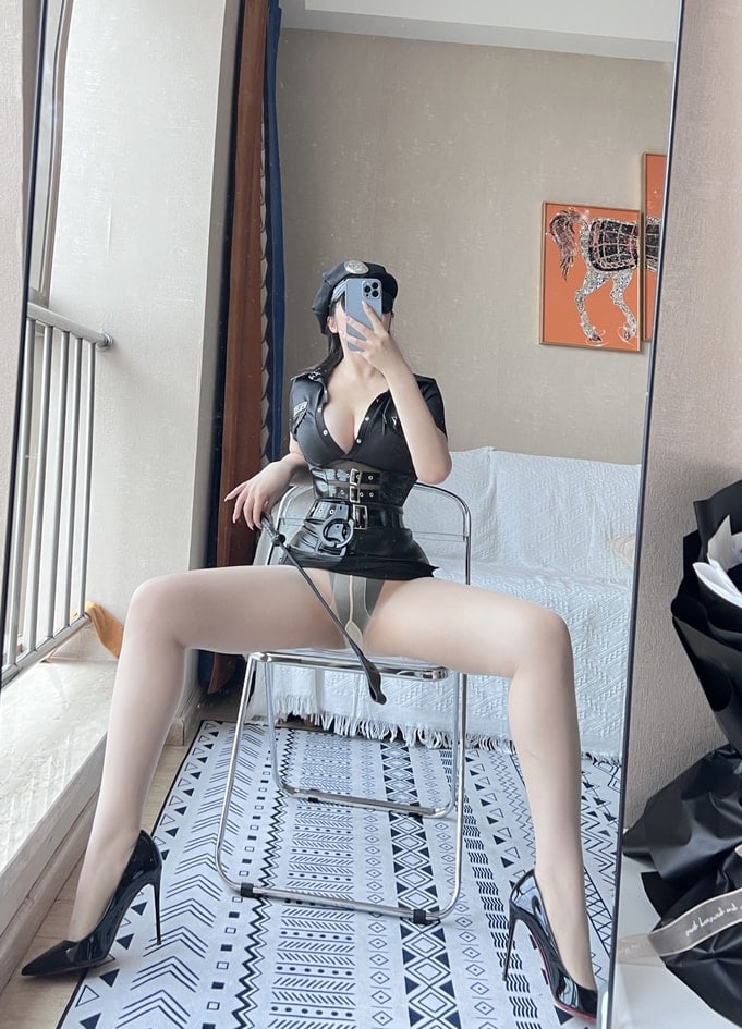 120斤的小王同学-女教官【71P2V/1.5G】-秀人网