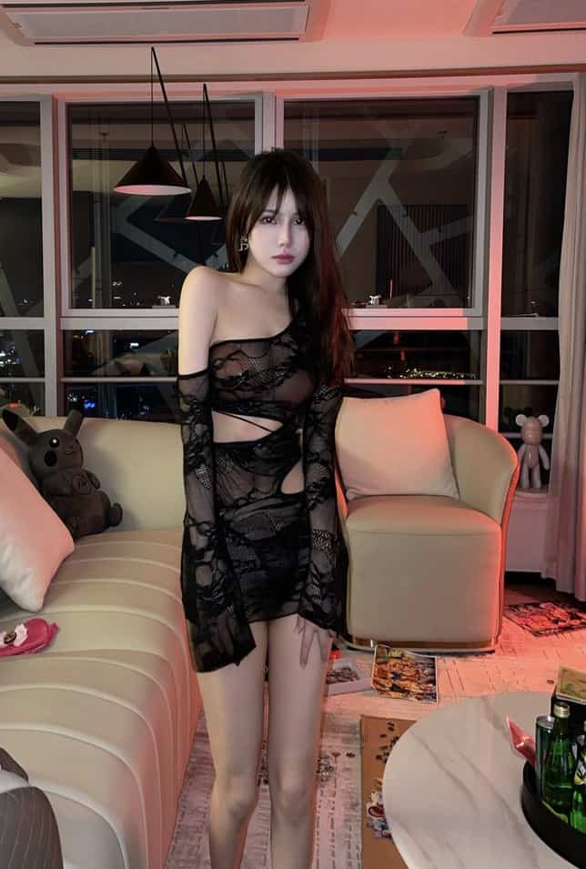 奔跑的晶螺儿-透视蕾丝装【26P3V/175M】-秀人网